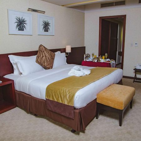Hotel De Convencoes De Talatona Hcta ลูอันดา ภายนอก รูปภาพ