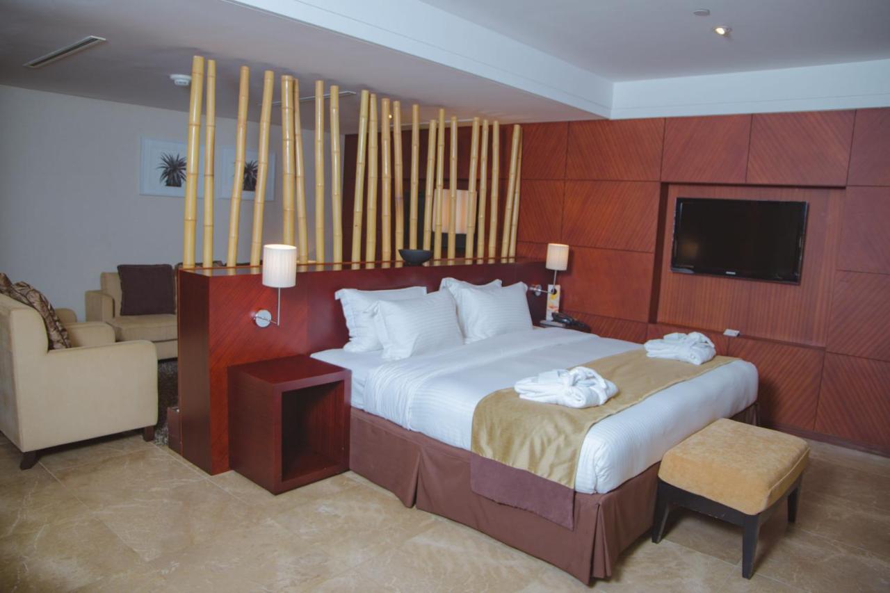 Hotel De Convencoes De Talatona Hcta ลูอันดา ภายนอก รูปภาพ