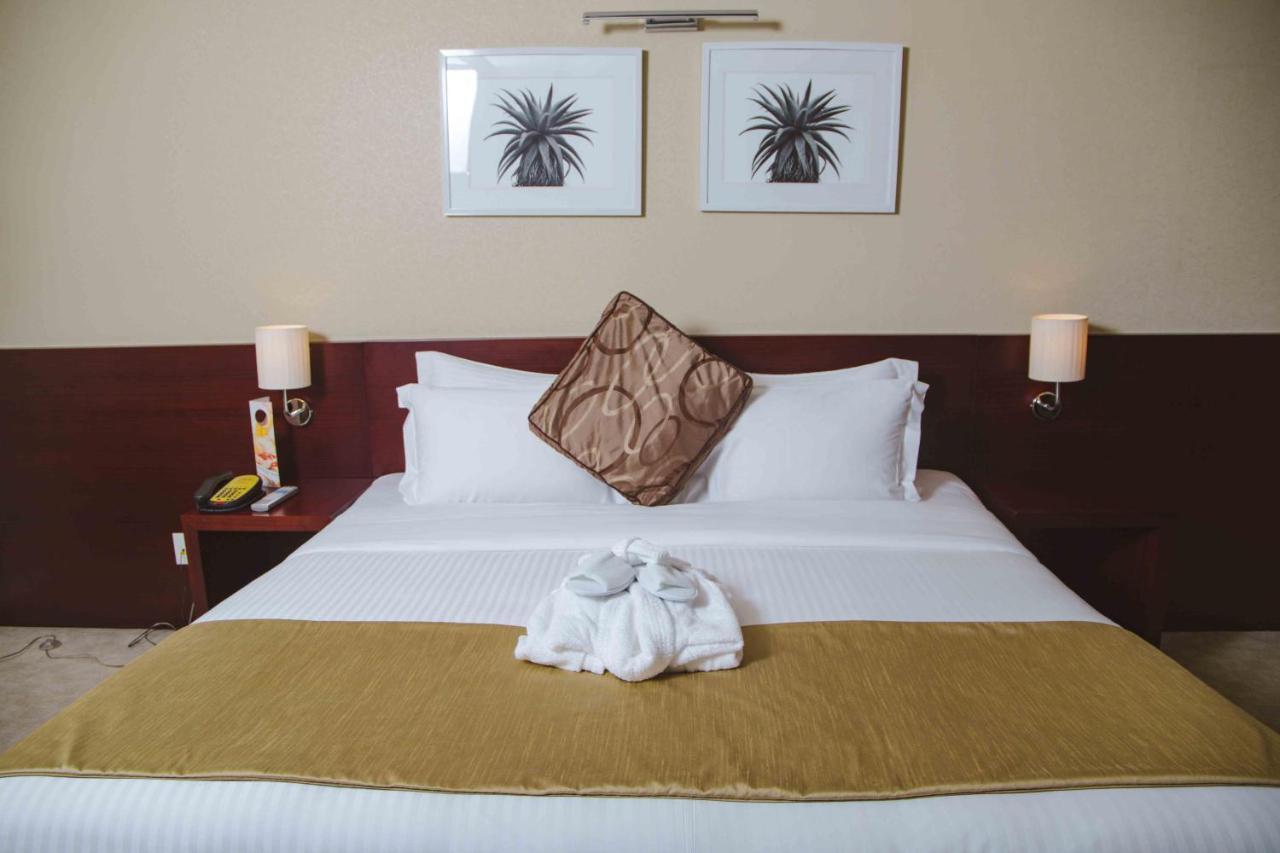 Hotel De Convencoes De Talatona Hcta ลูอันดา ภายนอก รูปภาพ