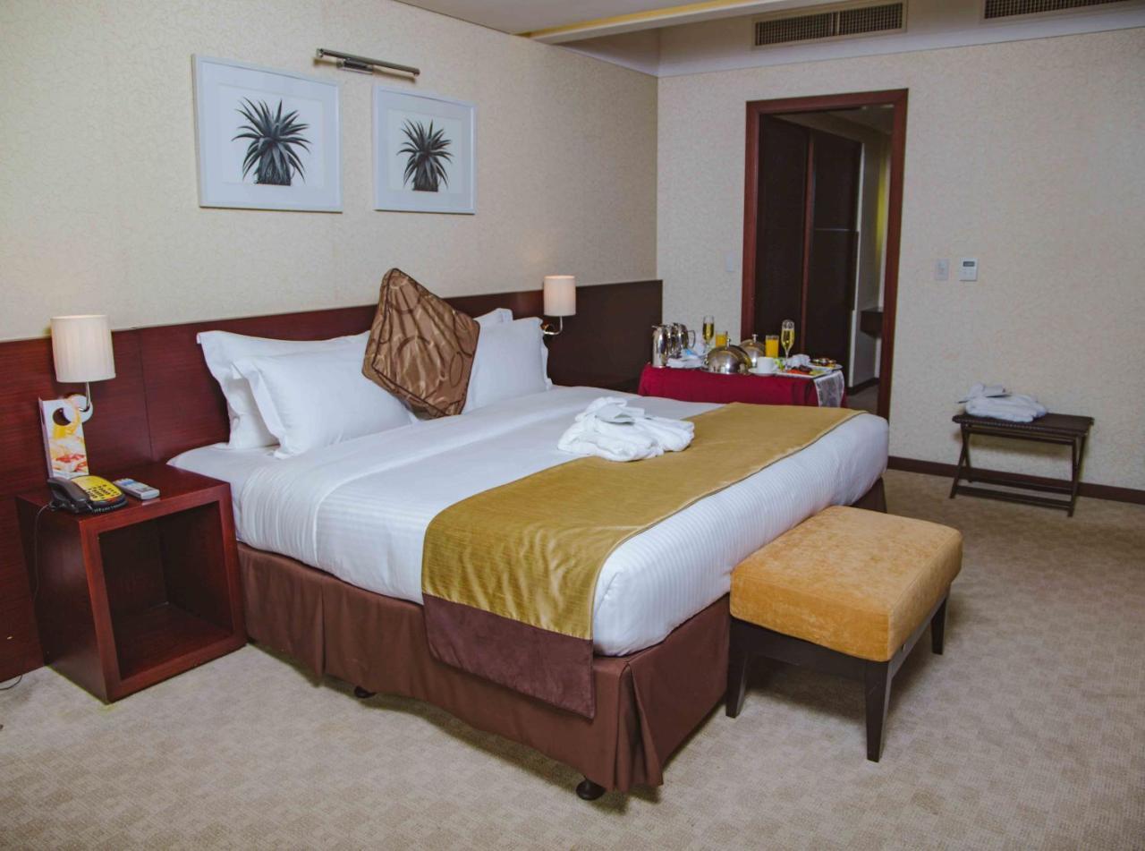 Hotel De Convencoes De Talatona Hcta ลูอันดา ภายนอก รูปภาพ
